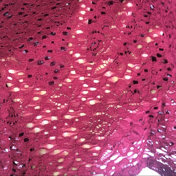 crop top, burgundy, floral print. - Picture 2 of 2